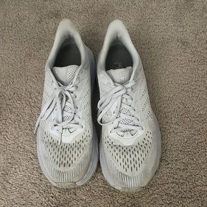 Women’s Size 9 White Clifton Hoka One One